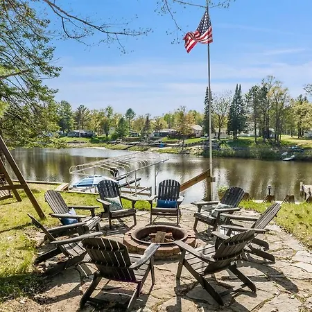 Lakefront Oasis With Private Beach, Sleeps 8